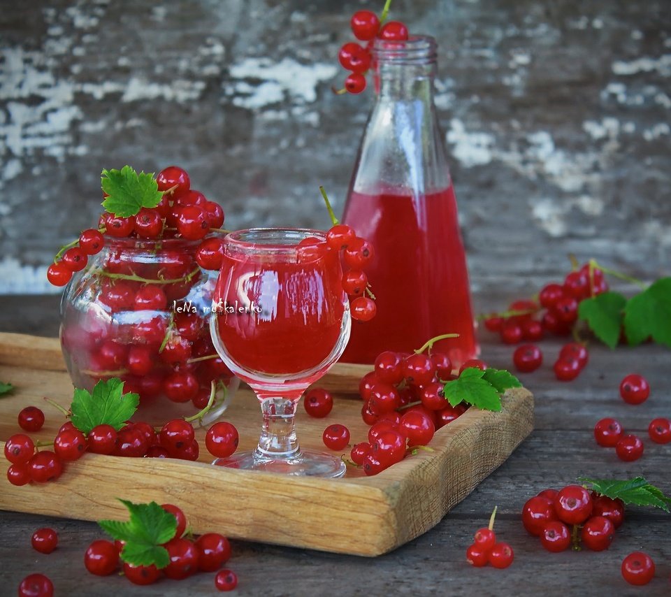 Обои напиток, ягода, красная смородина, смородина, сок, drink, berry, red currant, currants, juice разрешение 2048x1365 Загрузить