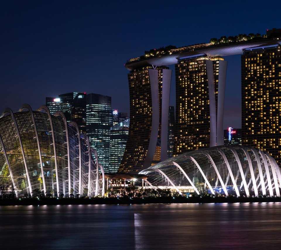 Обои ночь, marina bay sands, огни, река, город, набережная, сооружение, здания, сингапур, night, lights, river, the city, promenade, construction, building, singapore разрешение 7512x4384 Загрузить