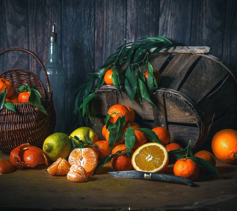 Обои фрукты, апельсины, лимон, корзина, мандарины, натюрморт, лимоны, цитрусовые, fruit, oranges, lemon, basket, tangerines, still life, lemons, citrus разрешение 2048x1337 Загрузить