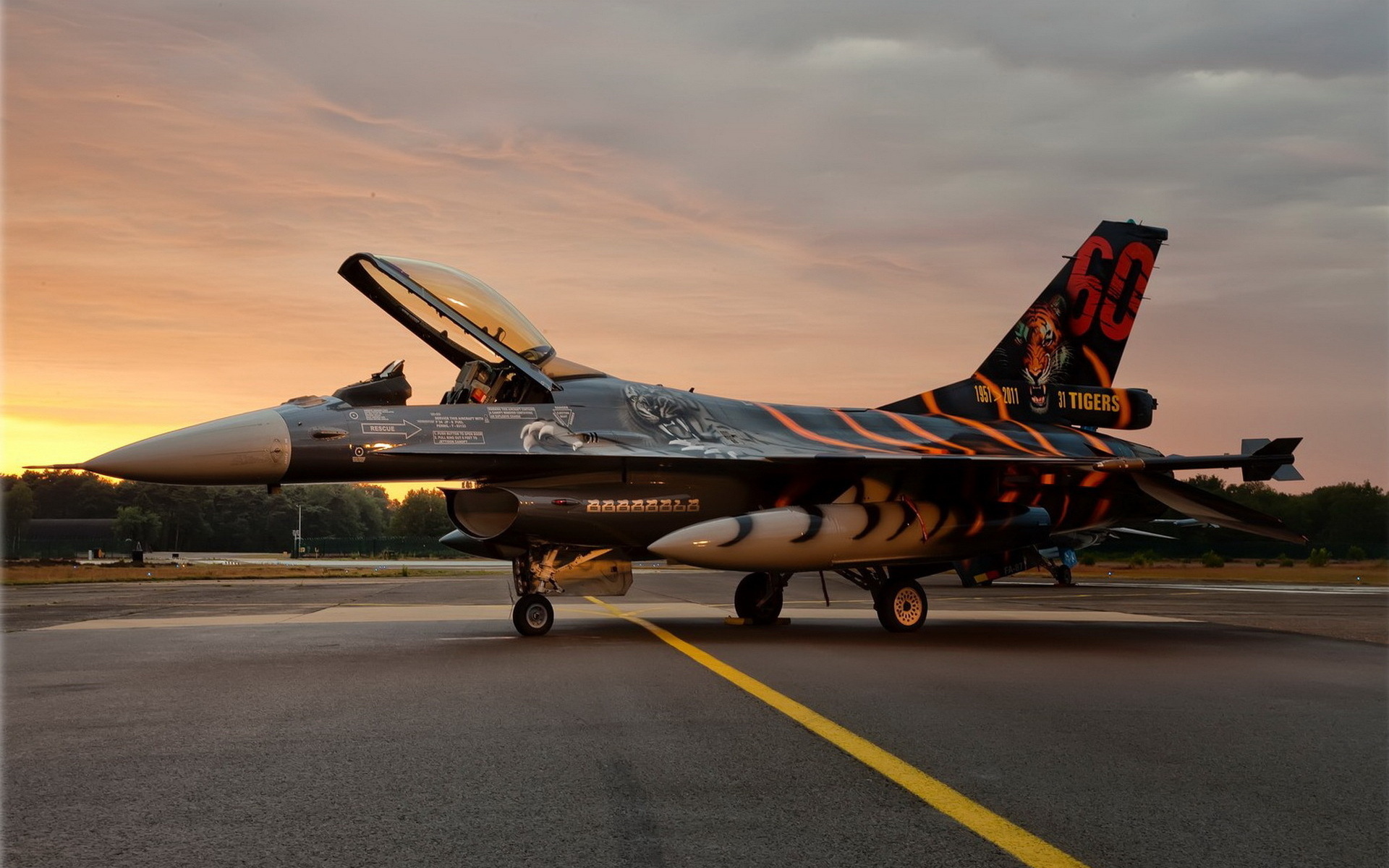 Обои закат, самолет, истребитель, сражающийся сокол, f-16и, sunset, the plane, fighter, fighting falcon, f-16 разрешение 1920x1200 Загрузить