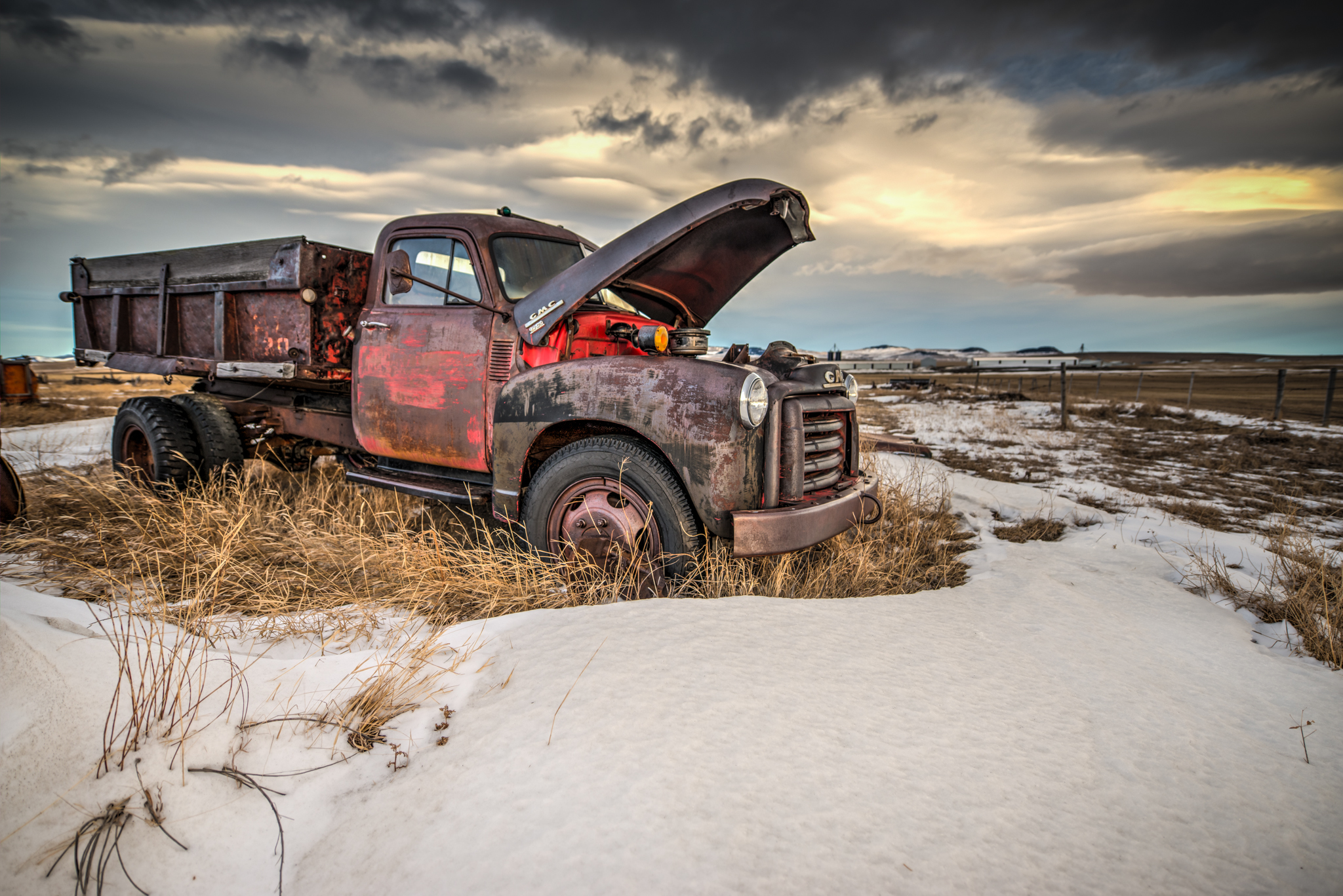 Обои металл, трава, снег, ржавчина, сухая, заброшенная, грузовик, metal, grass, snow, rust, dry, abandoned, truck разрешение 2048x1367 Загрузить