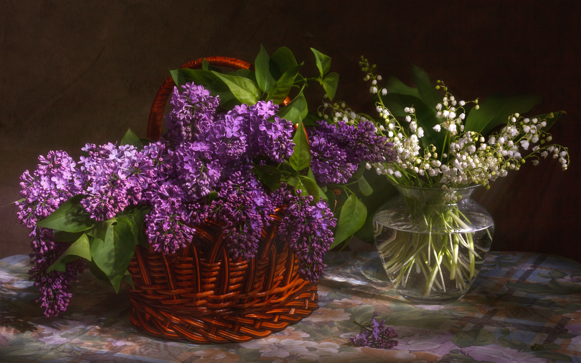 Обои цветы, ландыши, весна, белые, сирень, букеты, лиловые, flowers, lilies of the valley, spring, white, lilac, bouquets, purple разрешение 1920x1199 Загрузить