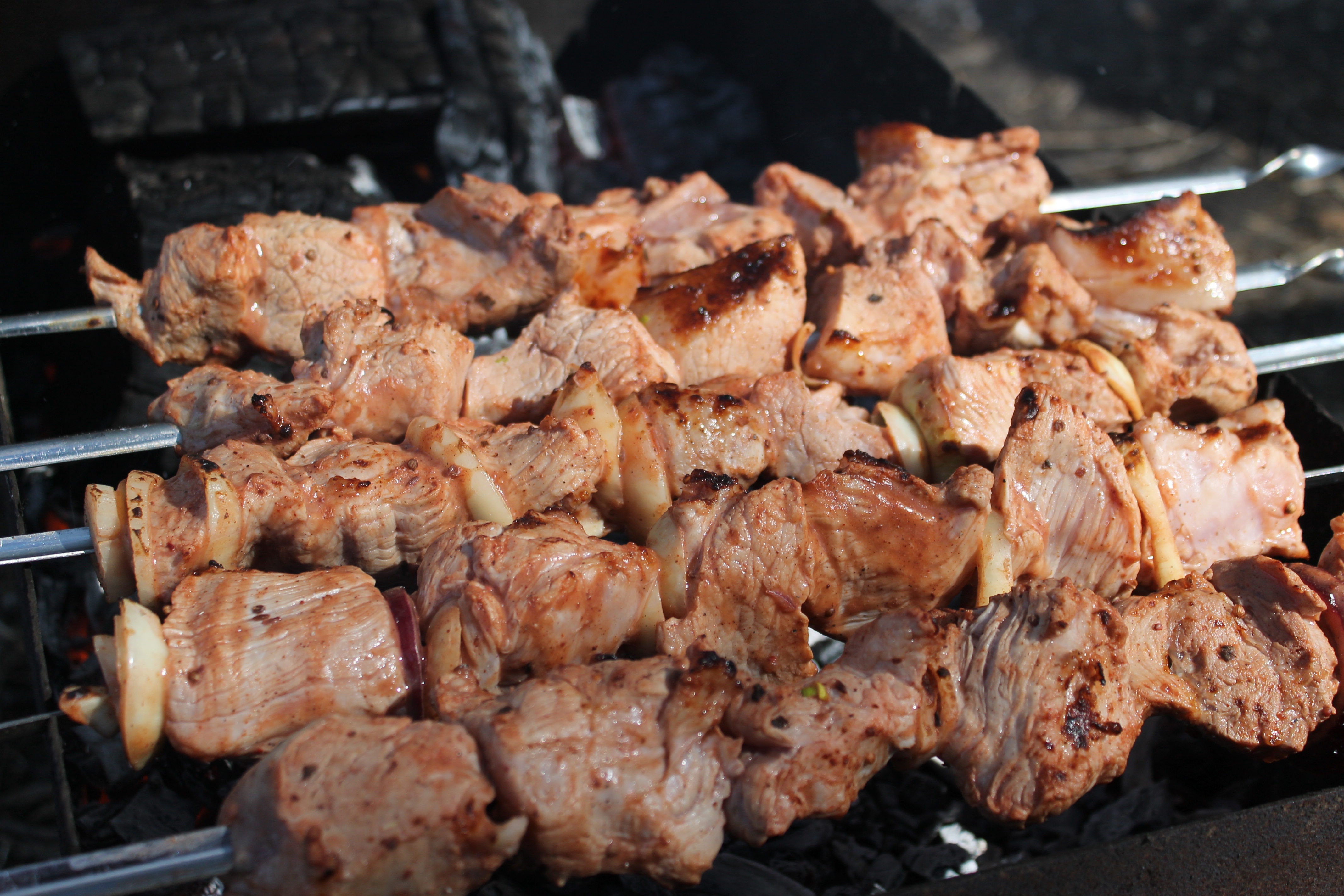 Обои мясо, шашлык, шампура, мангал, meat, kebab, skewers, grill разрешение 4272x2848 Загрузить