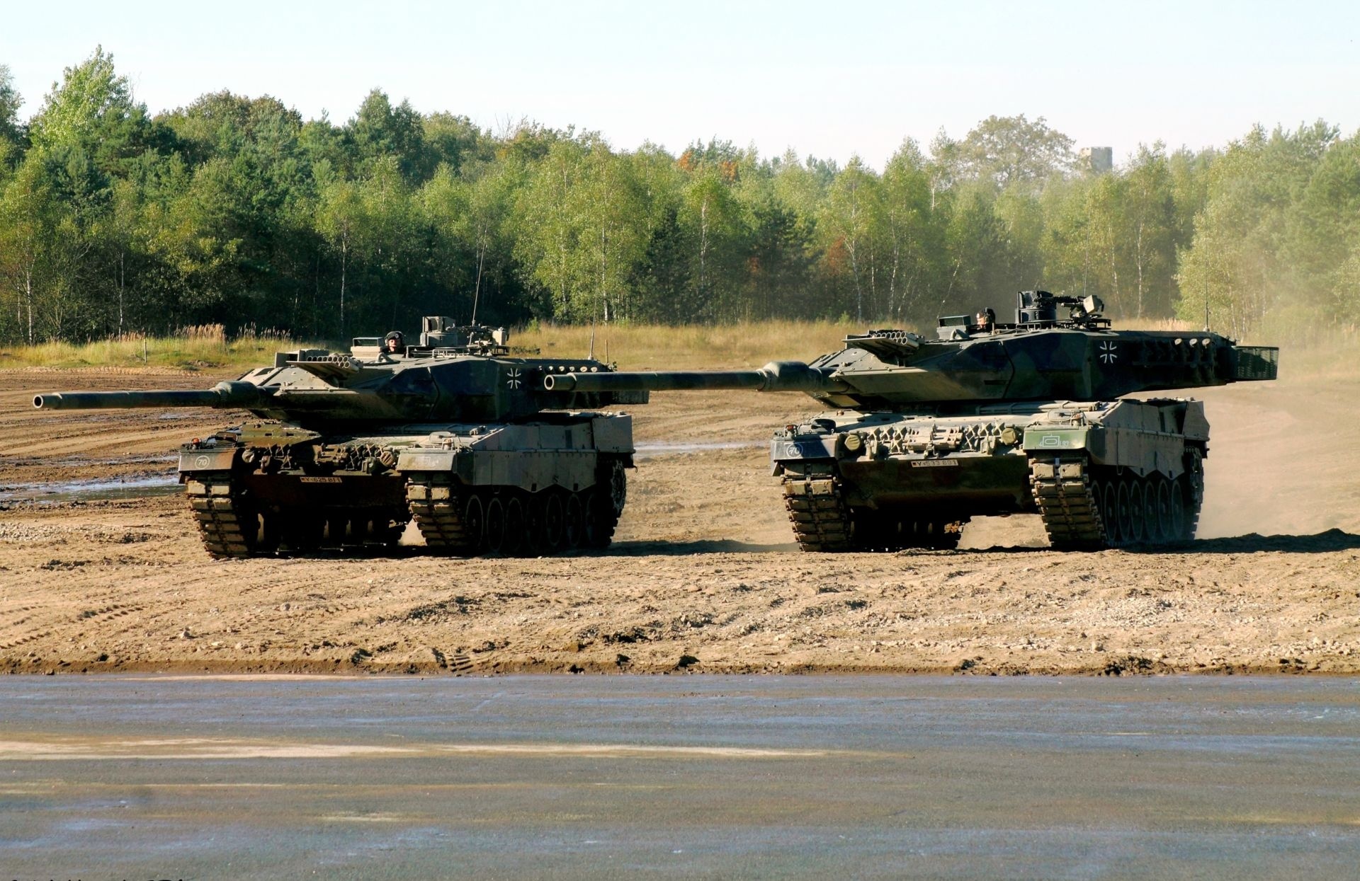 Обои основной, боевой танк, гермагия, leopard 2a6, main, battle tank, germahy разрешение 1920x1245 Загрузить