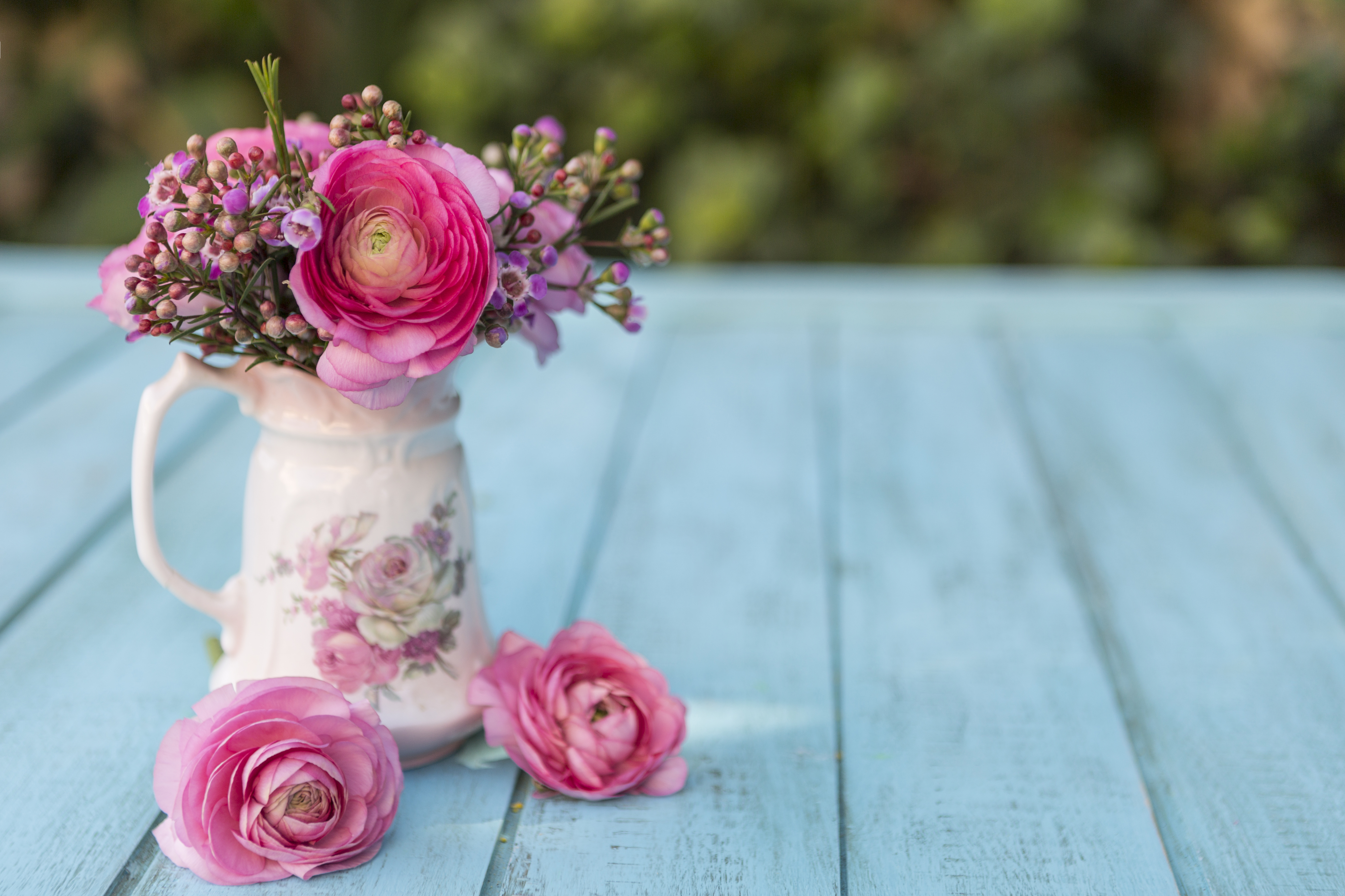 Обои цветы, букет, ваза, сцена,  цветы, с, весенние, пинк, tones, flowers, bouquet, vase, scene, with, spring, pink разрешение 5302x3535 Загрузить