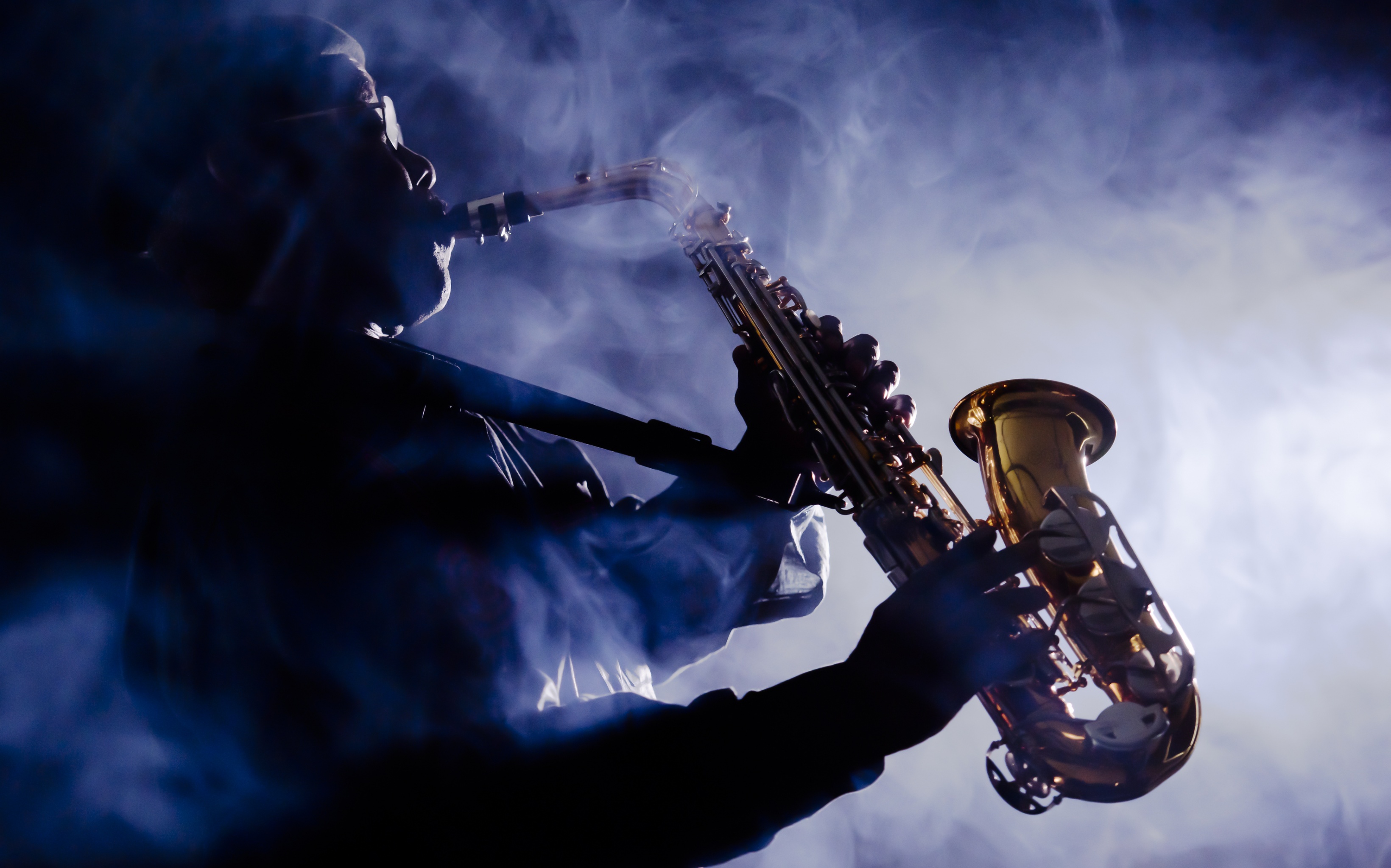 Обои музыка, дым, музыкант, саксофон, music, smoke, musician, saxophone разрешение 3280x2048 Загрузить