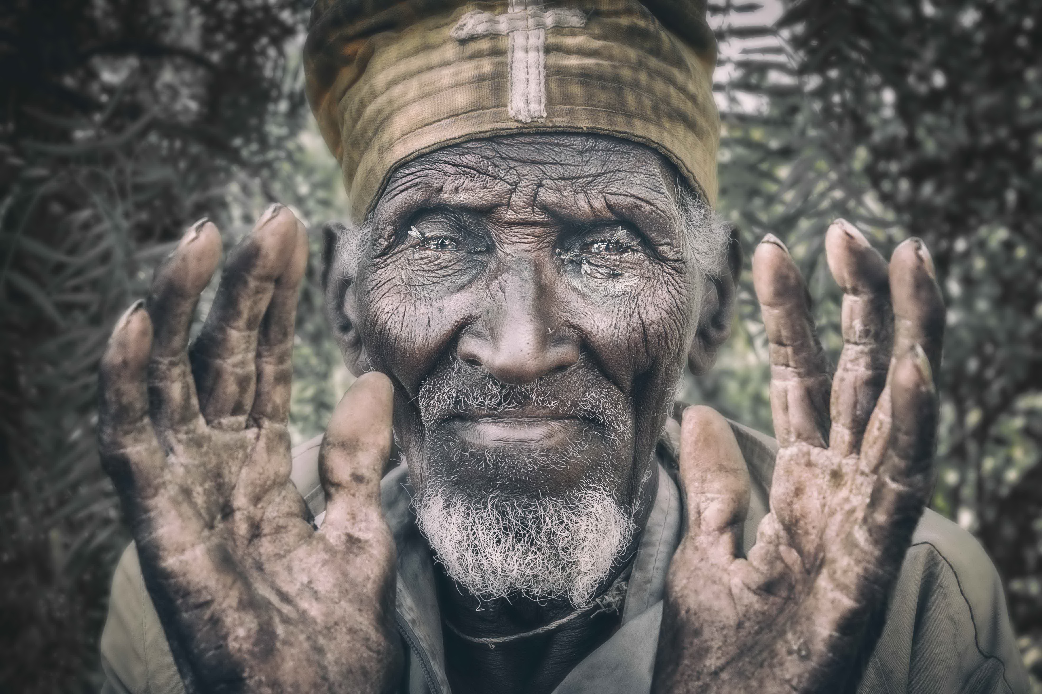 Обои портрет, лицо, мужчина, старик, православные, эфиопия, lalibela, portrait, face, male, the old man, orthodox, ethiopia разрешение 4392x2928 Загрузить