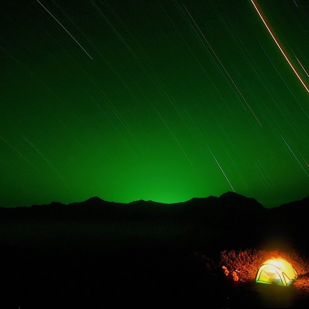 Обои ночь, звезды, палатка, night, stars, tent разрешение 1920x1440 Загрузить