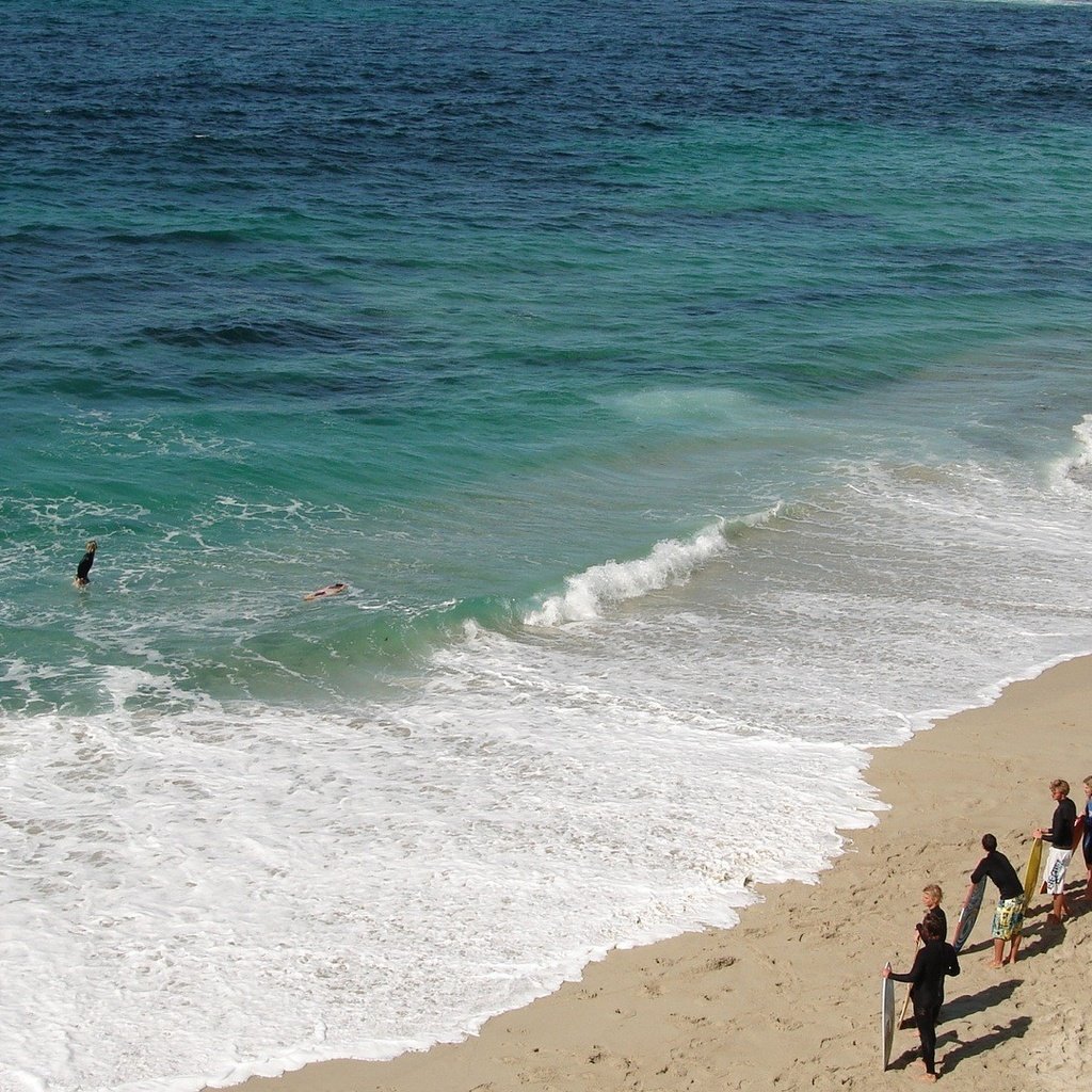 Обои волны, море, песок, пляж, люди, серфинг, пена, волные, серферы, wave, sea, sand, beach, people, surfing, foam разрешение 1920x1080 Загрузить