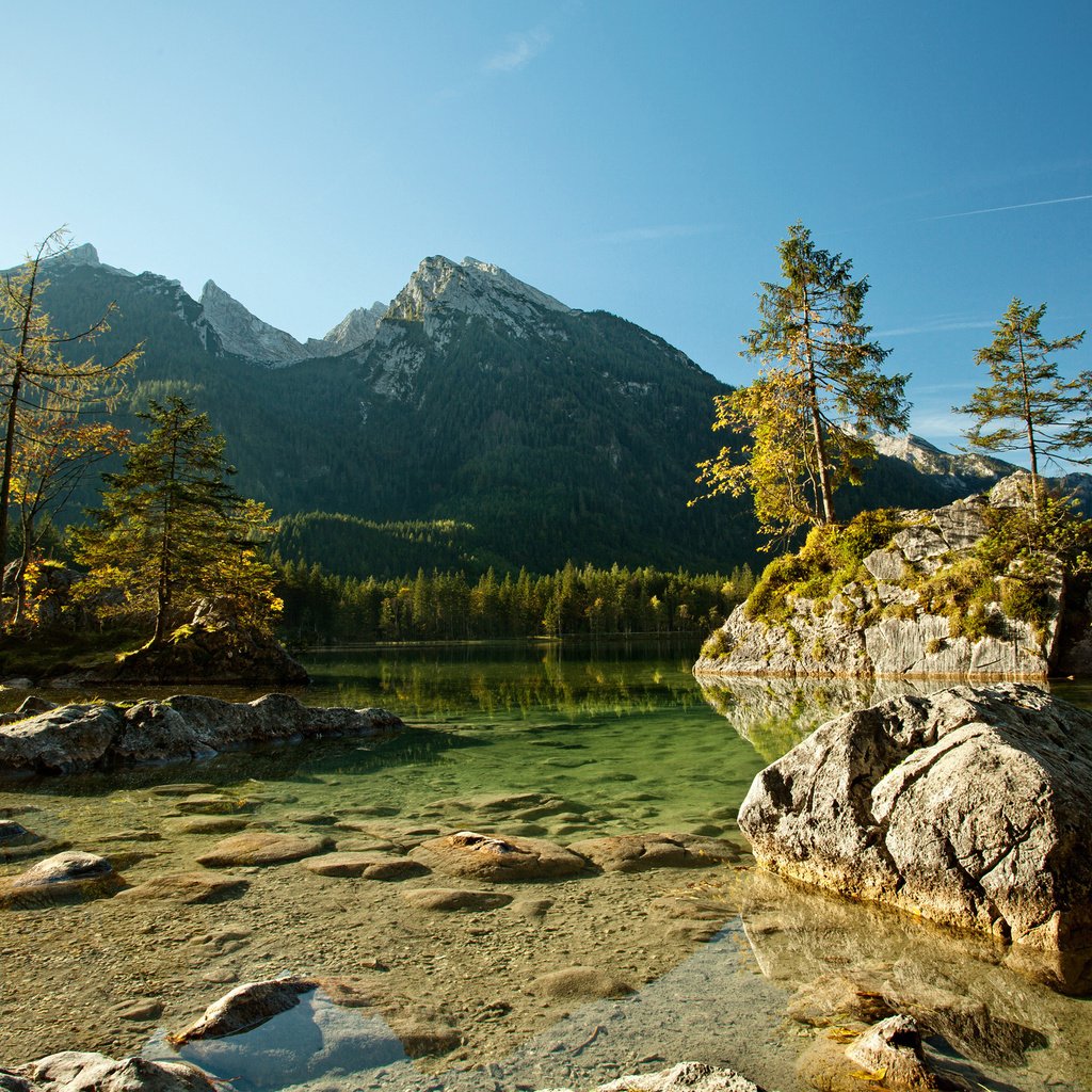 Обои небо, деревья, вода, горы, природа, камни, пейзаж, the sky, trees, water, mountains, nature, stones, landscape разрешение 2560x1600 Загрузить