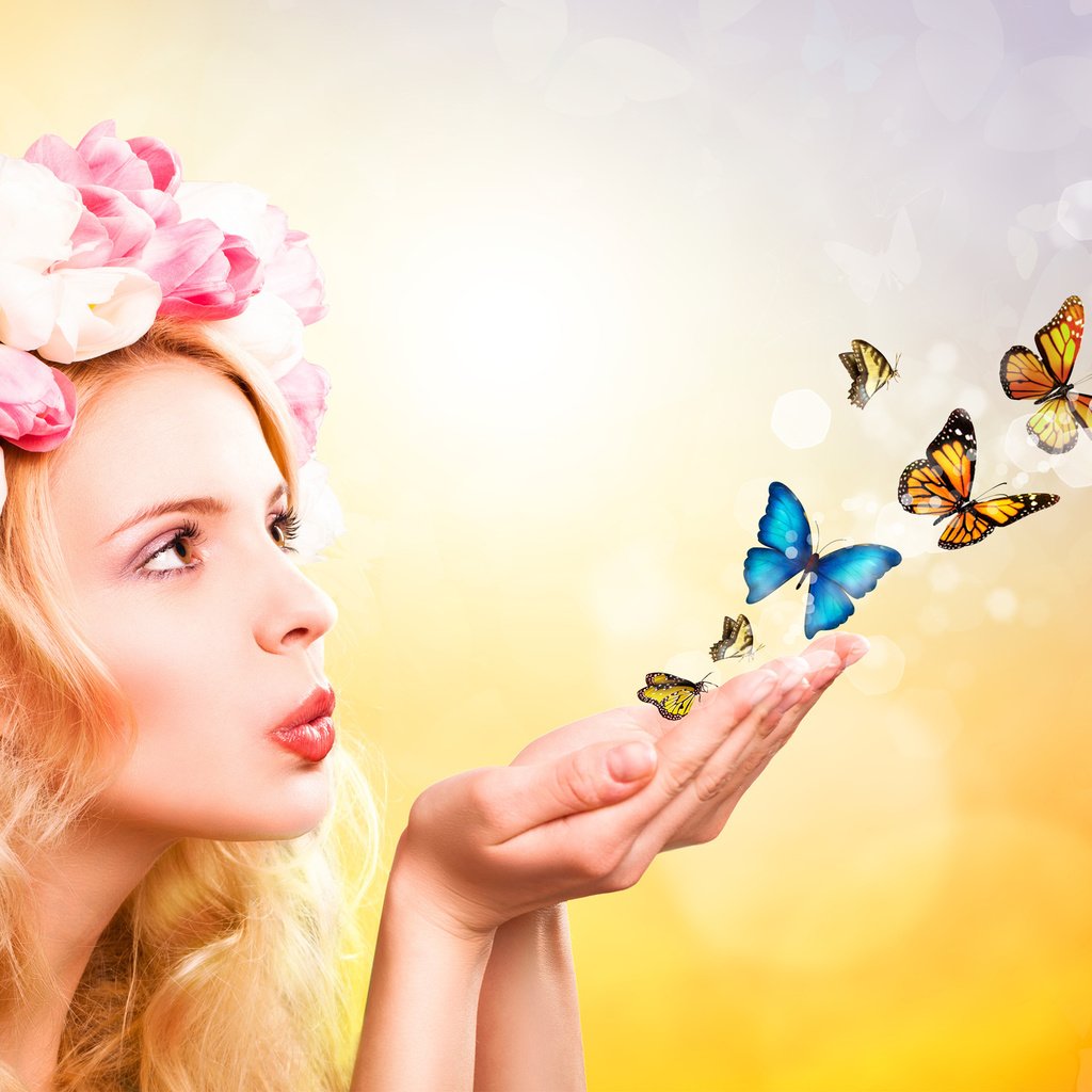 Обои цветы, девушка, бабочки, ладони, летят, flowers, girl, butterfly, palm, fly разрешение 2560x1600 Загрузить