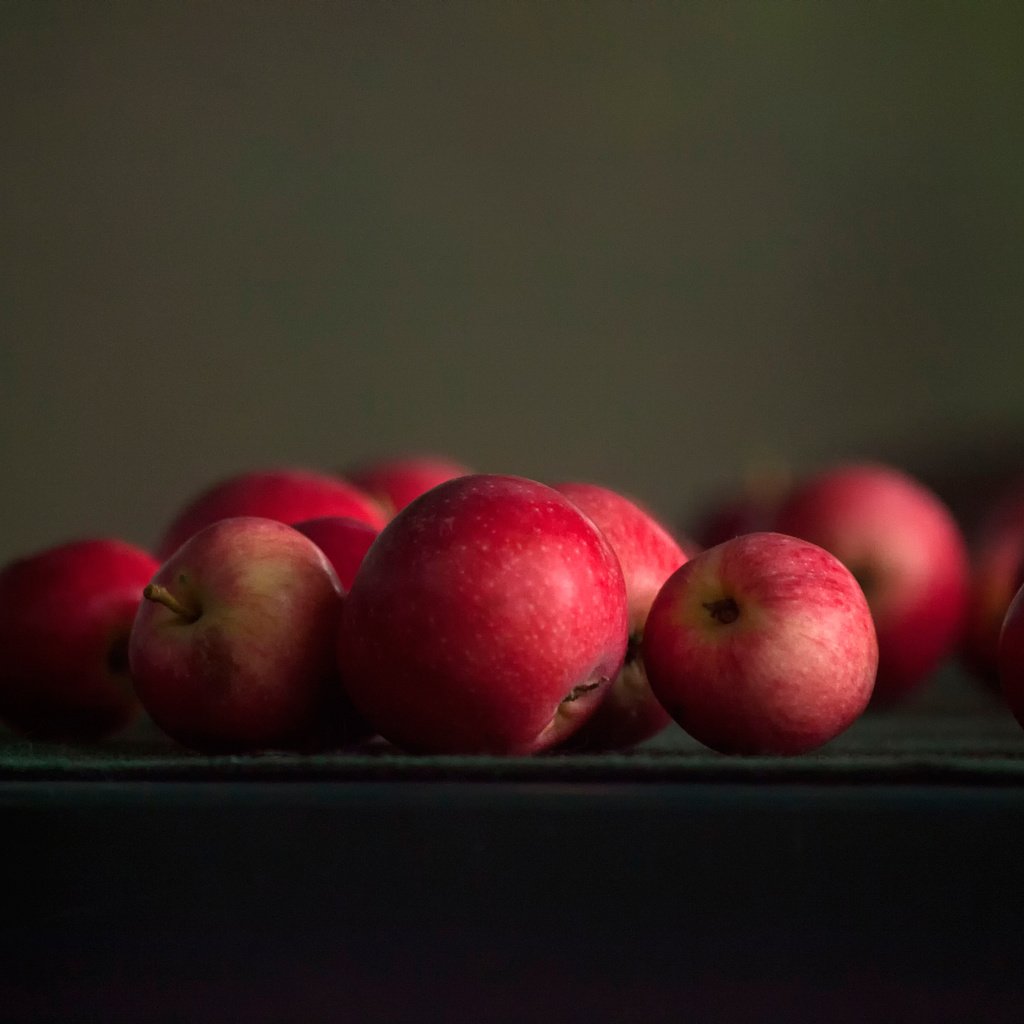 Обои яблоки, красные, боке, apples, red, bokeh разрешение 2048x1365 Загрузить