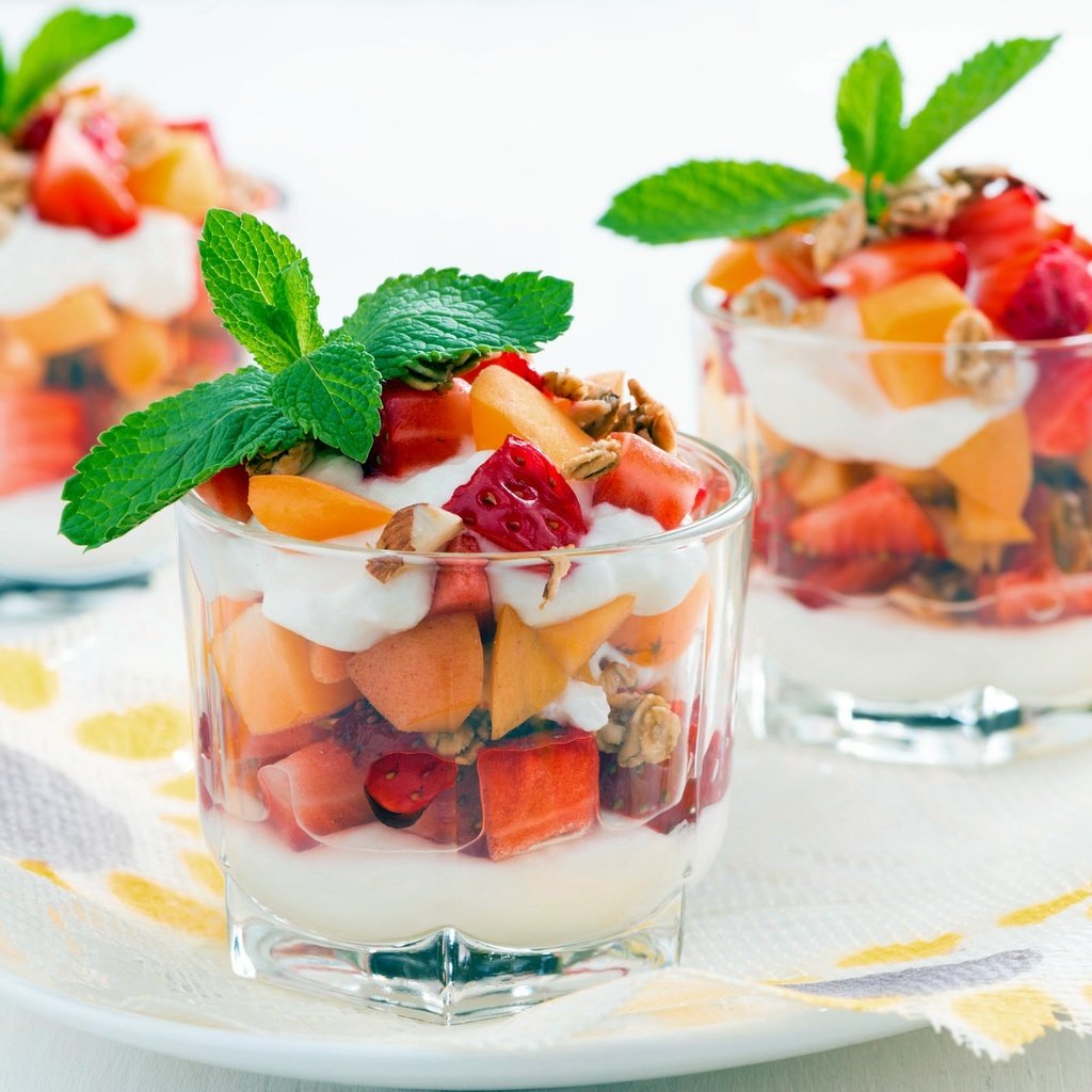 Обои мята, фрукты, ягоды, десерт, фруктовый салат, mint, fruit, berries, dessert, fruit salad разрешение 2048x1367 Загрузить