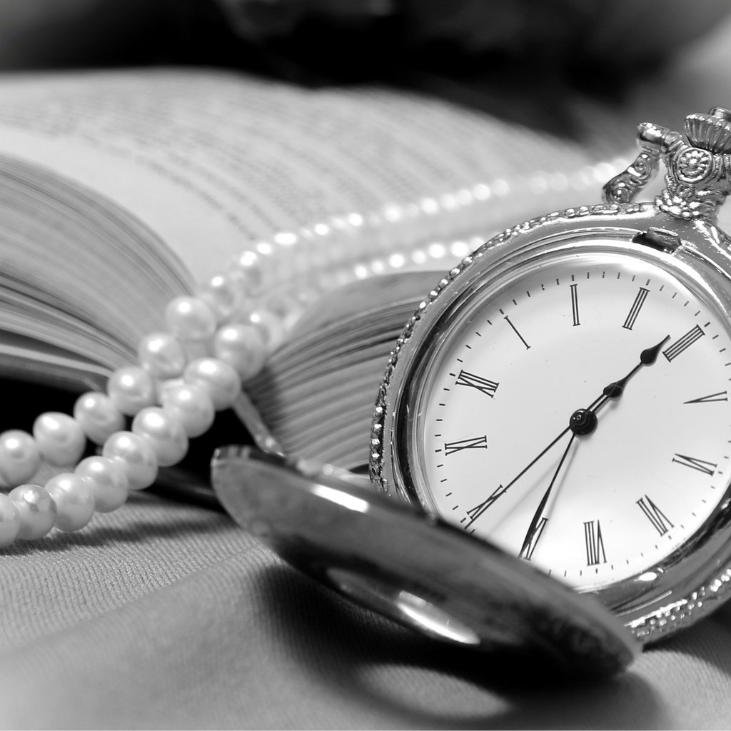 Обои винтаж, часы, книга, ожерелье, vintage, watch, book, necklace разрешение 2400x1600 Загрузить