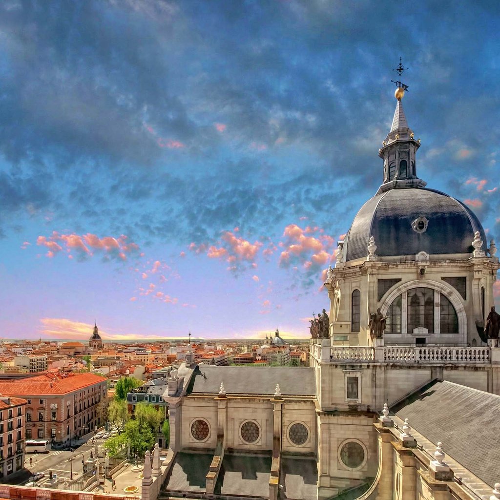 Обои небо, собор, панорама, испания, испании, мадрид, cathedral of saint mary the royal of la almud, almudena cathedral, собор альмудена, the sky, cathedral, panorama, spain, madrid, cathedral of the almudena разрешение 2048x1537 Загрузить