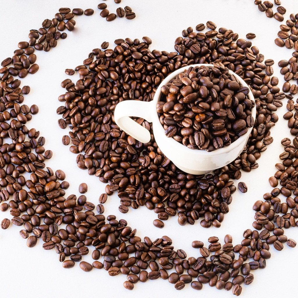 Обои зерна, кофе, сердце, белый фон, чашка, кофейные зерна, grain, coffee, heart, white background, cup, coffee beans разрешение 2048x1498 Загрузить