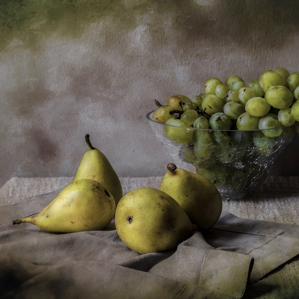 Обои виноград, фрукты, ваза, натюрморт, груши, grapes, fruit, vase, still life, pear разрешение 2899x1920 Загрузить