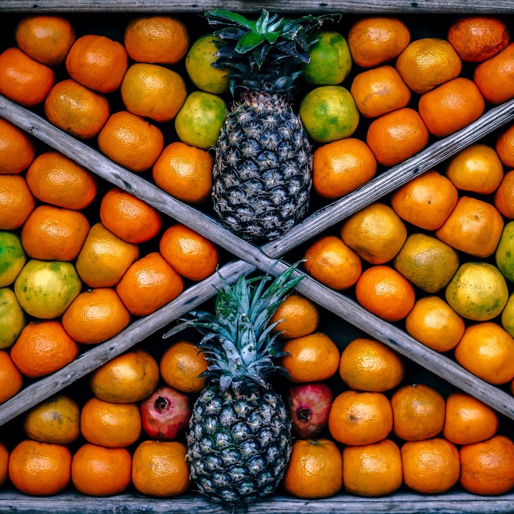 Обои фрукты, мандарины, ананас, цитрусы, ящик, гранаты, ананасы, витрина, fruit, tangerines, pineapple, citrus, box, grenades, pineapples, showcase разрешение 5598x3904 Загрузить