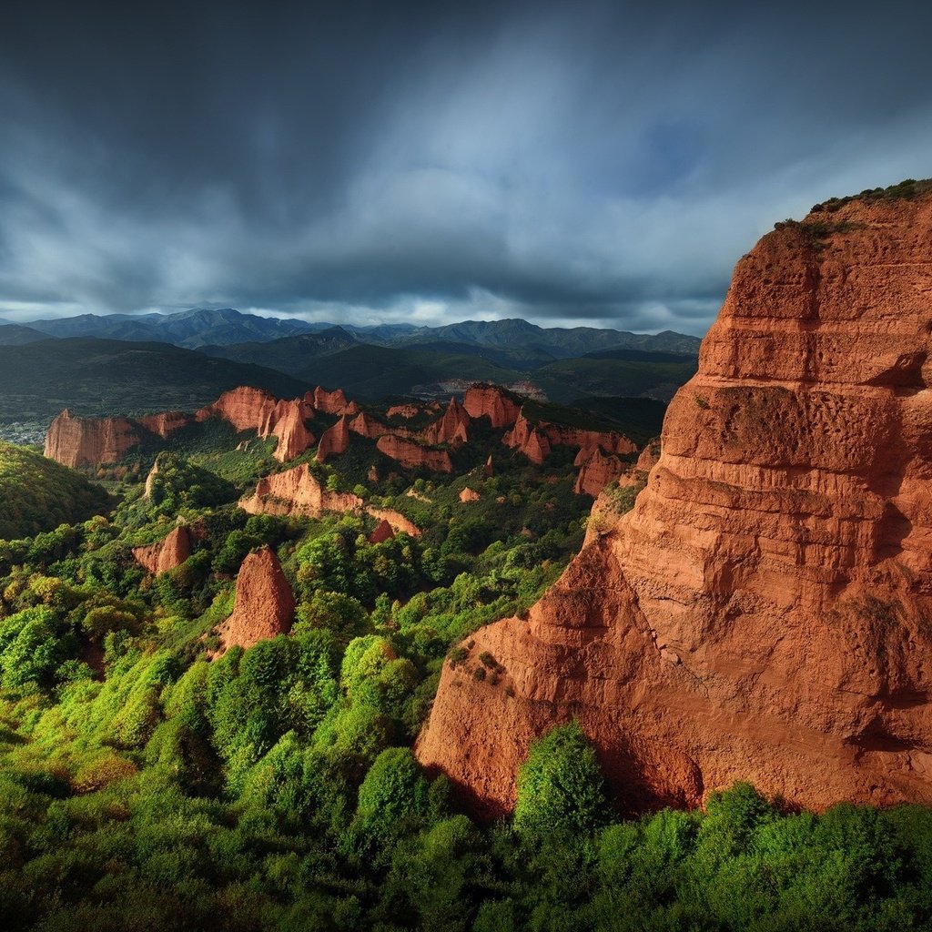 Обои небо, горы, скалы, лес, тучи, the sky, mountains, rocks, forest, clouds разрешение 1920x1280 Загрузить