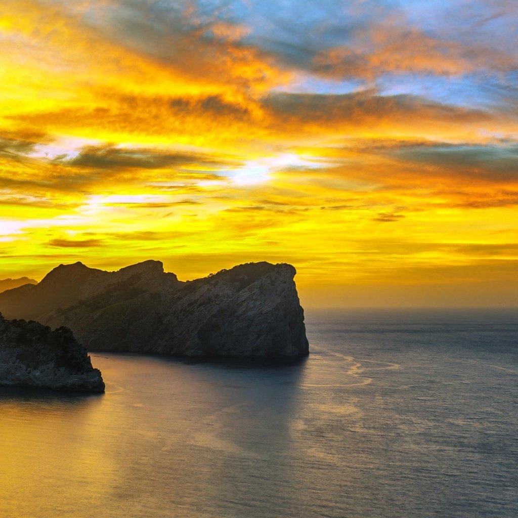 Обои небо, облака, скалы, закат, пейзаж, море, испания, мальорка, the sky, clouds, rocks, sunset, landscape, sea, spain, mallorca разрешение 1920x1200 Загрузить