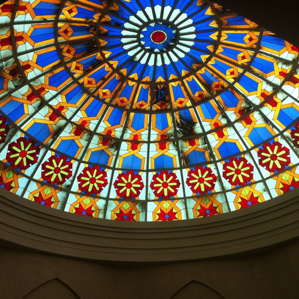 Обои разноцветный, стекло, потолок, купол, витраж, colorful, glass, the ceiling, the dome, stained glass разрешение 2592x1936 Загрузить