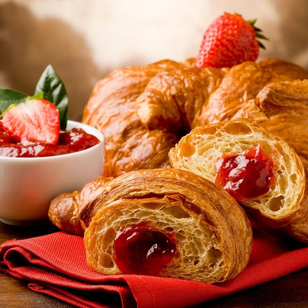 Обои клубника, джем, круассан, strawberry, jam, croissant разрешение 3400x2070 Загрузить