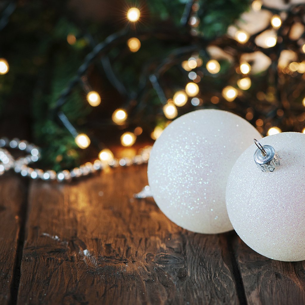 Обои новый год, елка, шары, рождество, гирлянда, деревянная поверхность, new year, tree, balls, christmas, garland, wooden surface разрешение 1920x1200 Загрузить
