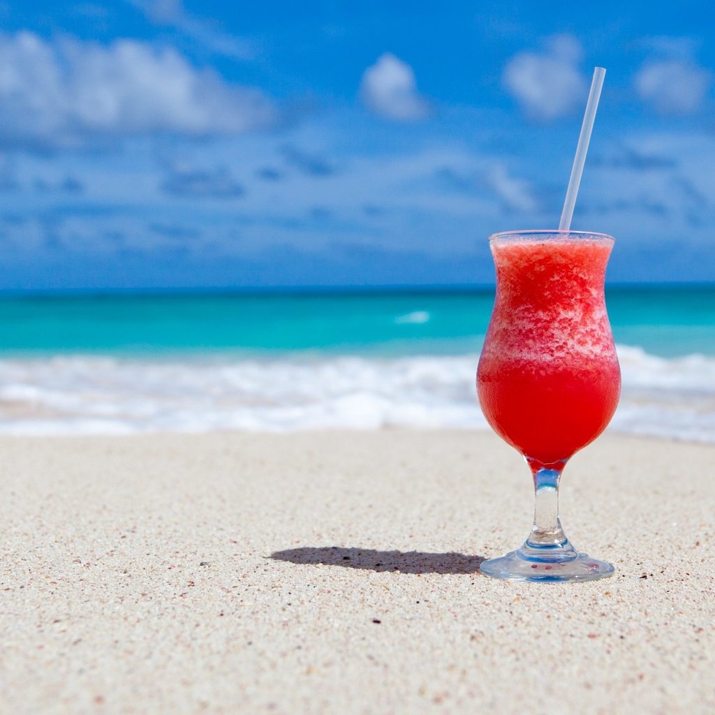 Обои природа, море, песок, пляж, океан, коктейль, тропики, nature, sea, sand, beach, the ocean, cocktail, tropics разрешение 2560x1440 Загрузить