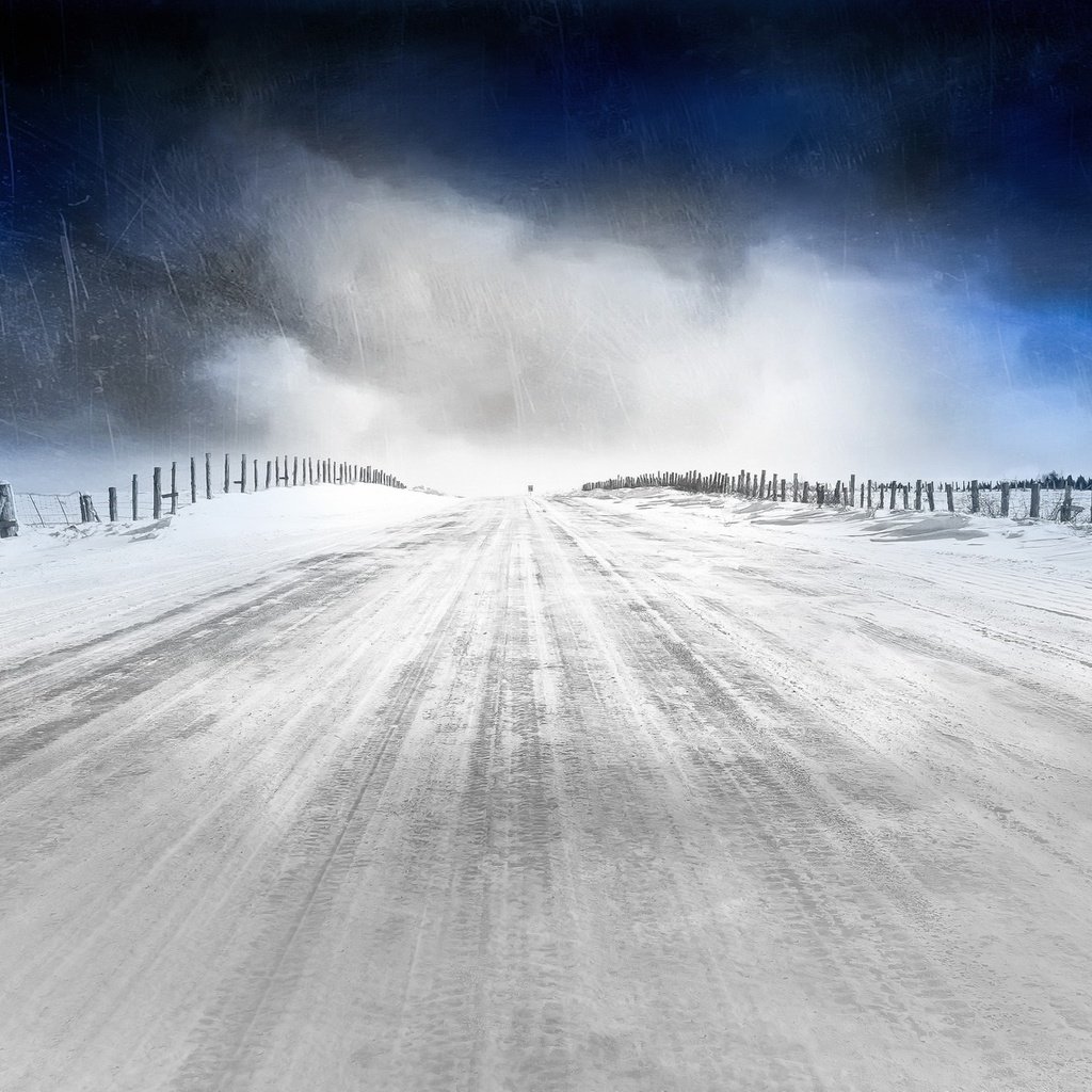Снежок на дорогу падает. Снежная дорога. Зима дорога. Зимняя трасса. Зимний асфальт.