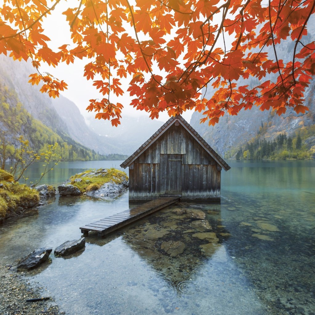 Обои озеро, горы, листва, осень, дом, lake, mountains, foliage, autumn, house разрешение 2500x1667 Загрузить