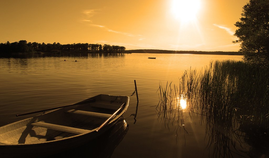 Обои озеро, природа, закат, лодка, lake, nature, sunset, boat разрешение 1920x1200 Загрузить