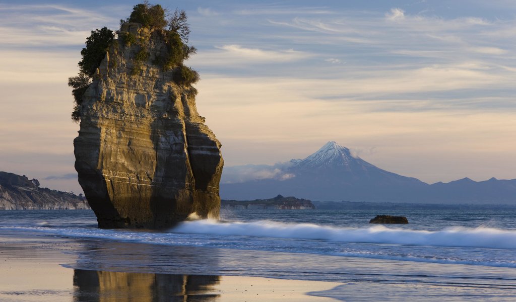 Обои море, скала, новая зеландия, гора таранаки, sea, rock, new zealand, mt taranaki разрешение 2000x1333 Загрузить