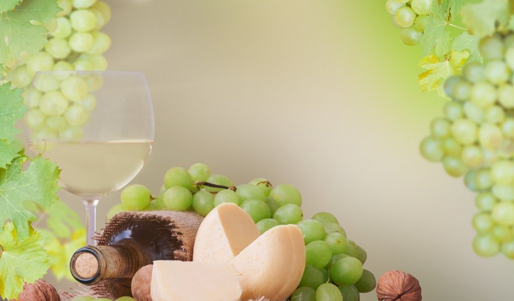 Обои орехи, виноград, бокал, сыр, вино, бутылка, nuts, grapes, glass, cheese, wine, bottle разрешение 4000x2942 Загрузить