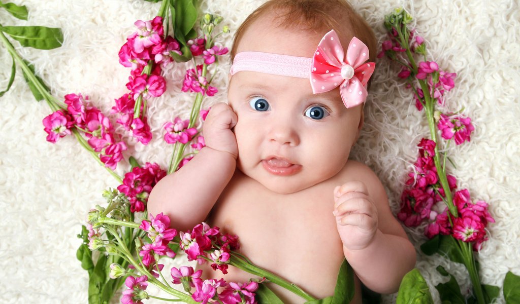 Обои цветы, девочка, ребенок, повязка, младенец, грудной ребёнок, flowers, girl, child, headband, baby разрешение 1920x1280 Загрузить