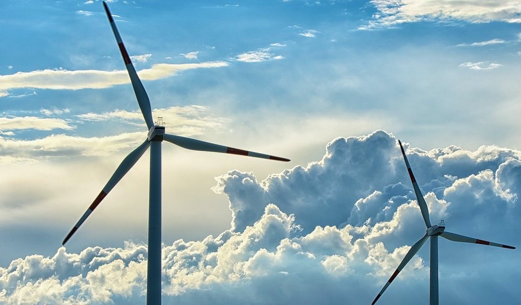 Обои небо, облака, ветряк, ветрогенератор, the sky, clouds, windmill, wind turbine разрешение 1920x1267 Загрузить