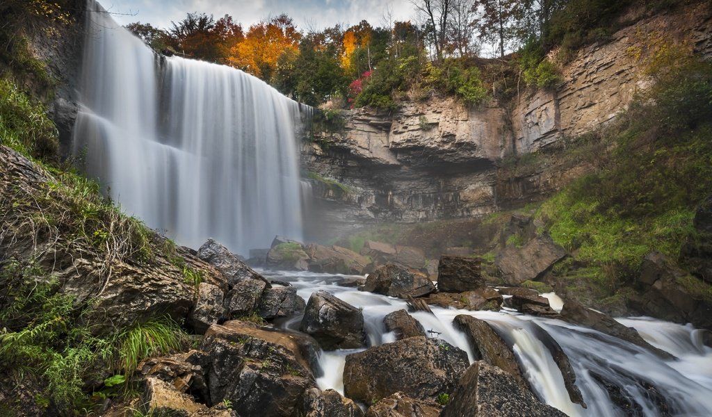 Обои деревья, скалы, природа, водопад, осень, trees, rocks, nature, waterfall, autumn разрешение 1996x1301 Загрузить