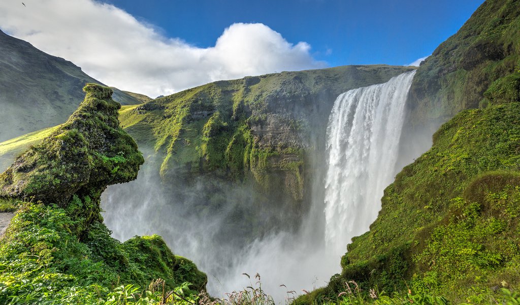 Обои водопад, поток, исландия, утесы, скоугафосс, водопад скоугафосс, waterfall, stream, iceland, cliffs, skogafoss, skogafoss waterfall разрешение 2048x1280 Загрузить