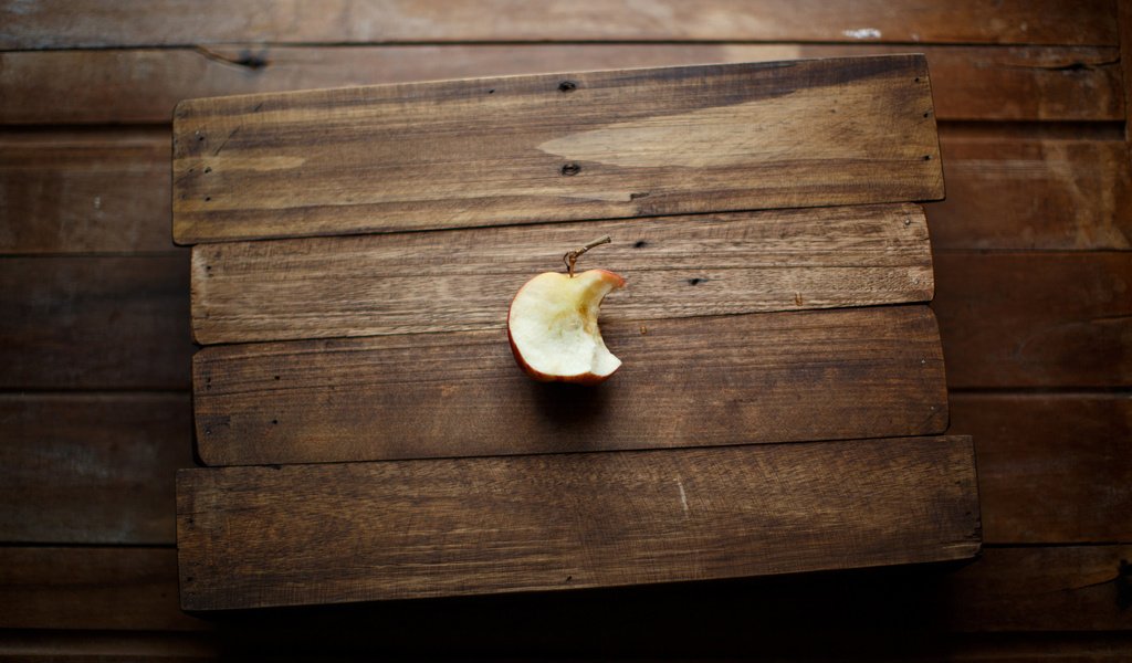Обои фон, фрукты, яблоко, огрызок, apple inc., background, fruit, apple, stub разрешение 2048x1280 Загрузить