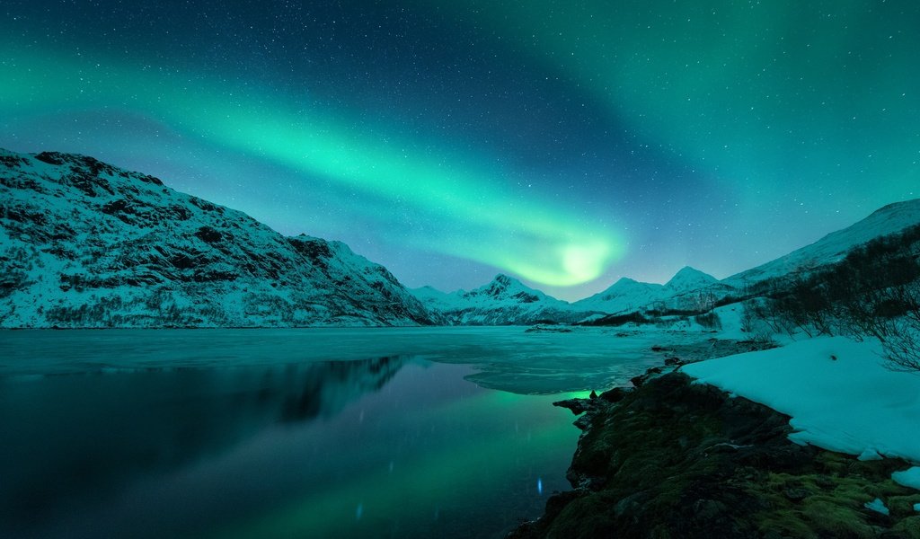 Обои небо, горы, зима, северное сияние, норвегия, лофотенские, the sky, mountains, winter, northern lights, norway, lofoten разрешение 2048x1367 Загрузить