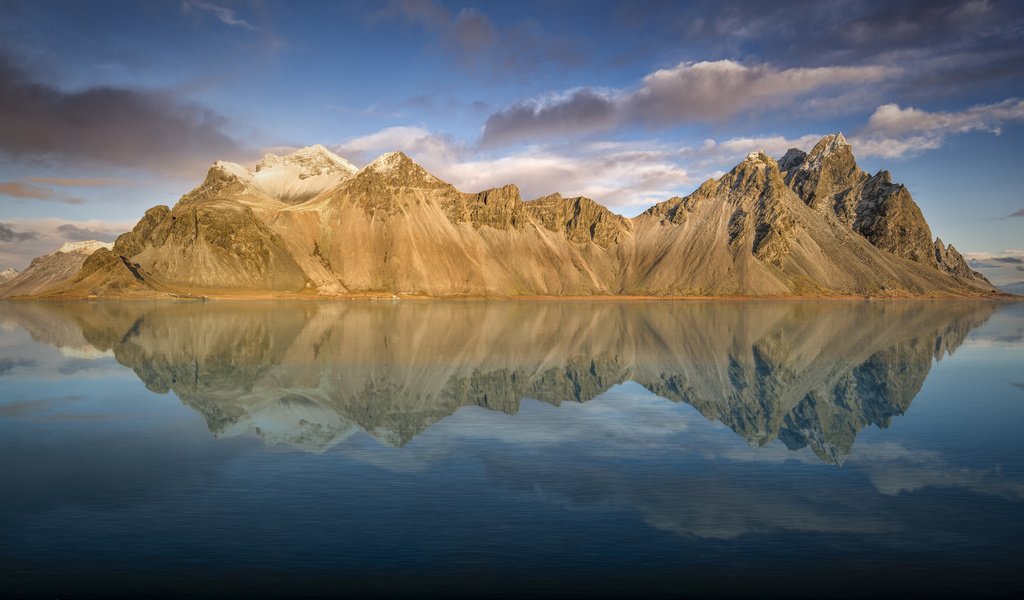 Обои небо, облака, озеро, горы, отражение, пейзаж, исландия, vestrahorn, auster-skaftafellssysla, the sky, clouds, lake, mountains, reflection, landscape, iceland разрешение 3840x2400 Загрузить