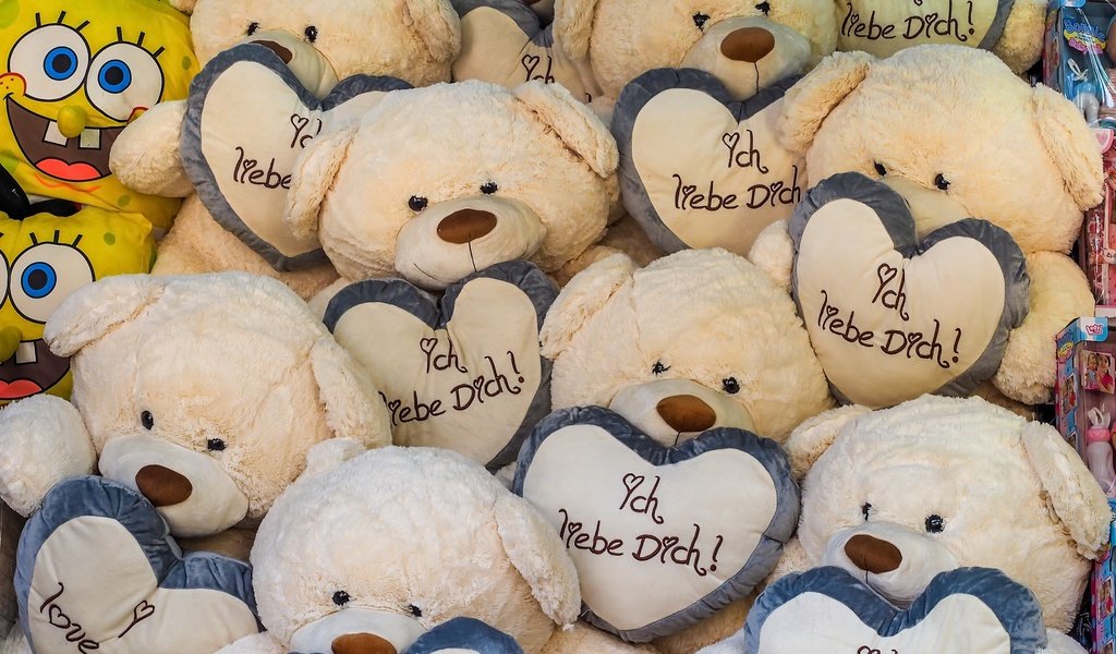 Обои фон, мишки, игрушки, сердечки, медведи, губка боб, плюшевый медведь, background, bears, toys, hearts, spongebob, teddy bear разрешение 2560x1707 Загрузить