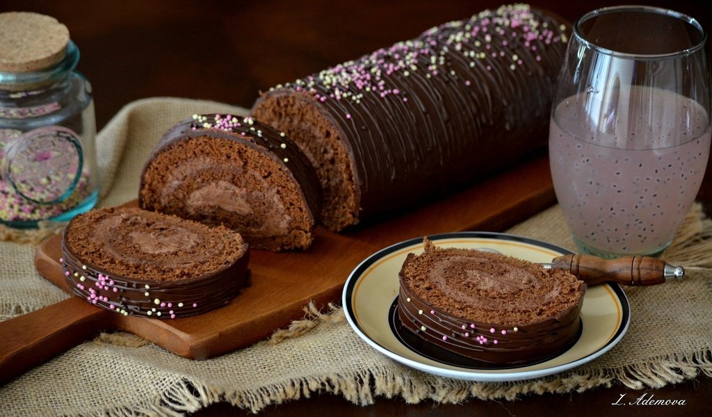 Обои шоколад, сладкое, десерт, рулет, сок, шоколадный рулет, chocolate, sweet, dessert, roll, juice, chocolate roll разрешение 2048x1357 Загрузить