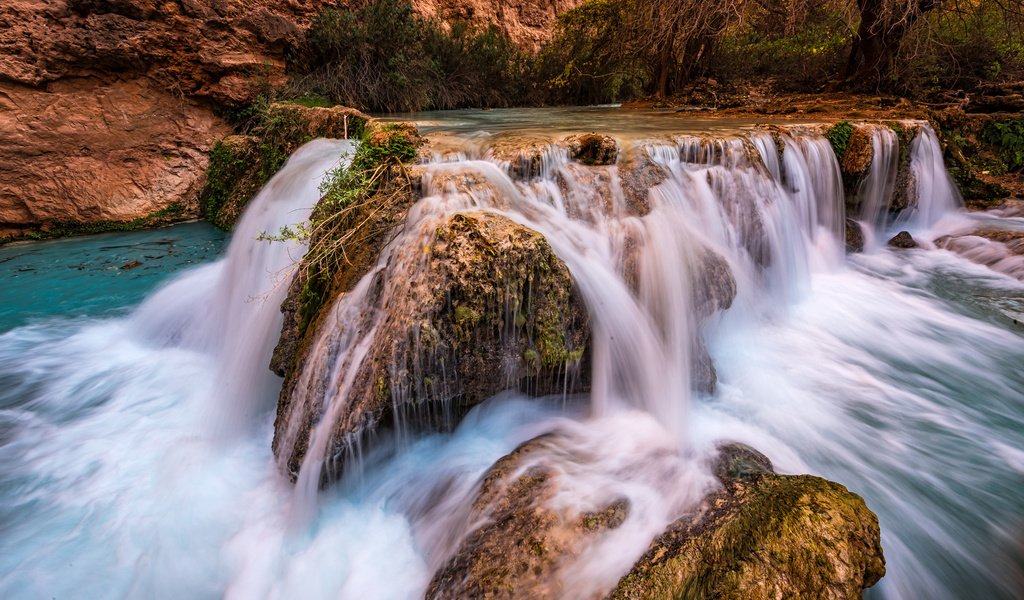 Обои вода, река, скалы, природа, камни, водопад, поток, michael wilson, water, river, rocks, nature, stones, waterfall, stream разрешение 3840x2400 Загрузить