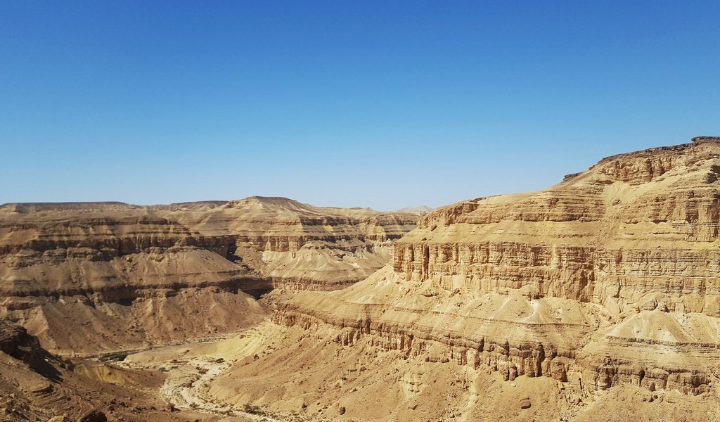 Обои небо, горы, скалы, пейзаж, пустыня, израиль, mitzpe ramon, the sky, mountains, rocks, landscape, desert, israel разрешение 5064x2848 Загрузить