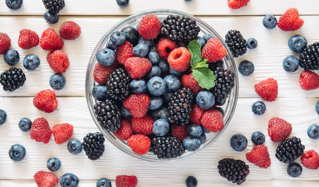 Обои малина, ягоды, много, черника, ежевика, raspberry, berries, a lot, blueberries, blackberry разрешение 5775x3850 Загрузить