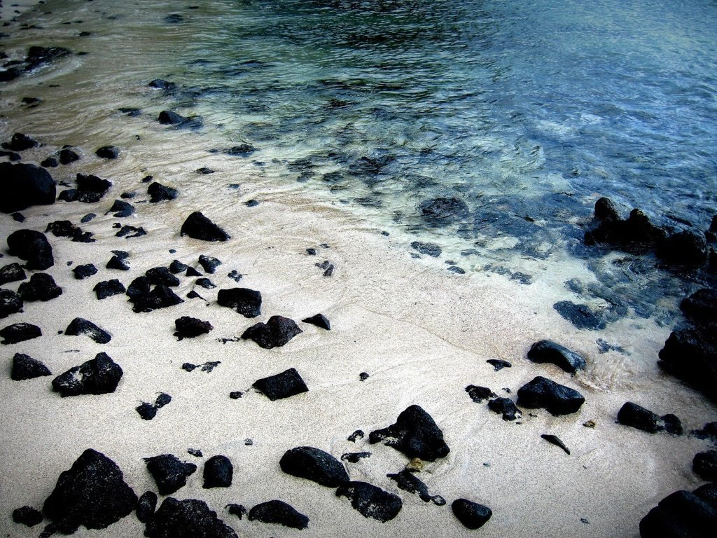 Обои вода, камни, берег, песок, water, stones, shore, sand разрешение 1920x1440 Загрузить