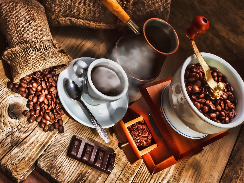 Обои кофе, шоколад, кофейные зерна, турка, кофемолка, coffee, chocolate, coffee beans, turk, coffee grinder разрешение 2560x1600 Загрузить