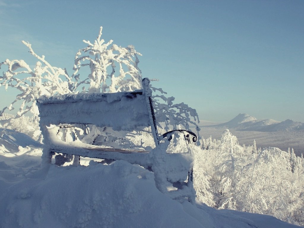 Обои небо, горы, снег, лес, зима, южный урал, таганай, the sky, mountains, snow, forest, winter, south ural, taganay разрешение 1920x1280 Загрузить