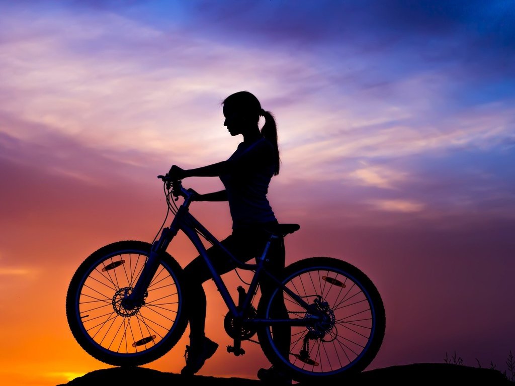 Обои небо, закат, девушка, силуэт, спорт, велосипед, the sky, sunset, girl, silhouette, sport, bike разрешение 2560x1707 Загрузить