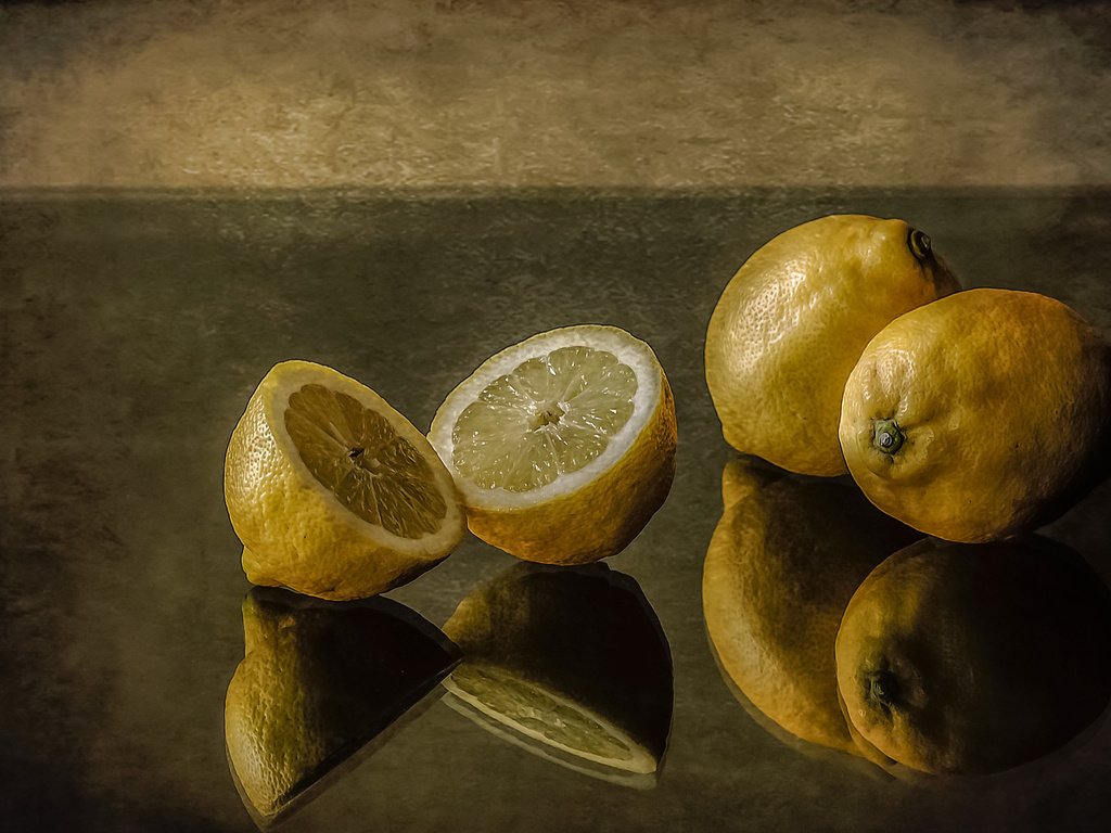 Обои отражение, цитрус, натюрморт, лимоны, reflection, citrus, still life, lemons разрешение 3132x2081 Загрузить